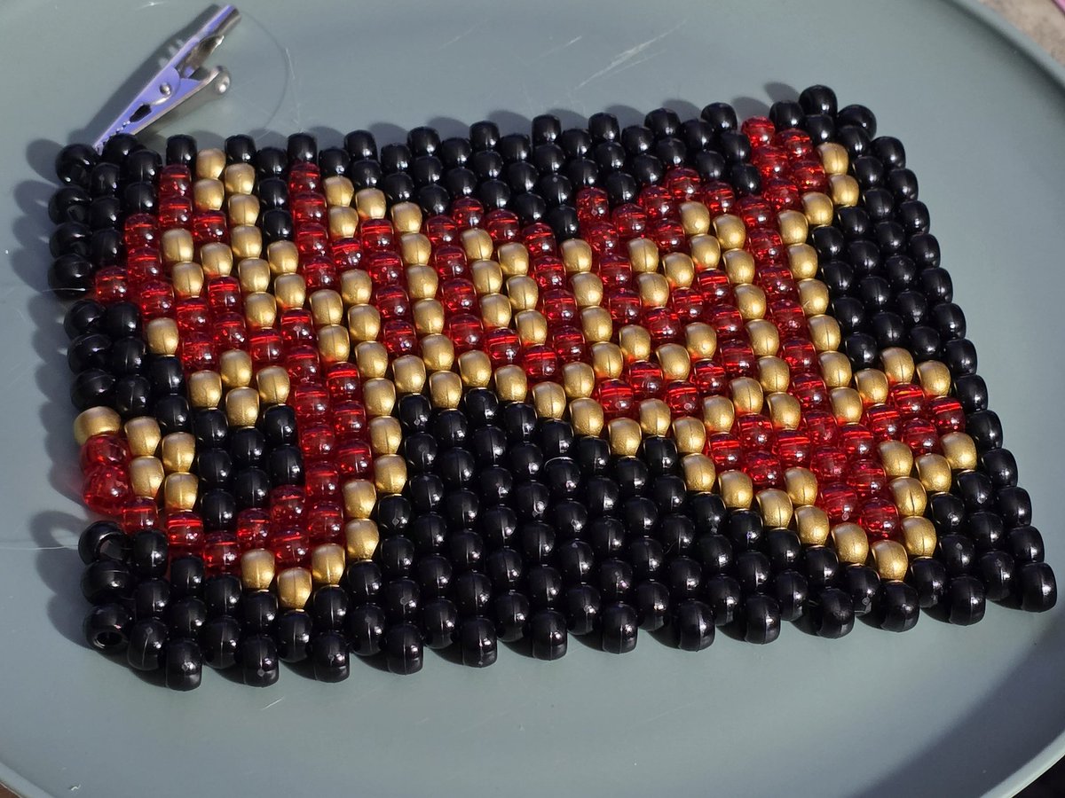 ItsSDG's tweet image. #kandi #PapaV #peyotestitch