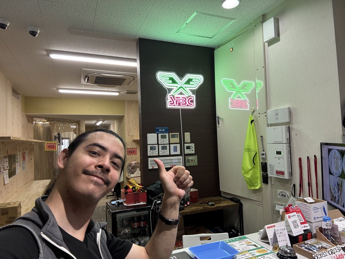 SFTC_SFBC's tweet image. おはようございます!
SFBCフィールドオープン!!
本日の担当は私、イボちゃんでお送りしますぅぅ!
暑すぎて溶けそうです^^;
皆さん熱中症には気を付けて
水分補給しましょう!
それでは今日も一日よろしくお願いします!