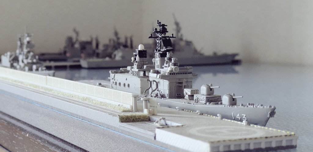88fleetJMSDF's tweet image. #お昼休みに一枚だけ模型写真を貼ろう
逸見岸壁にしらねぇ船がいる