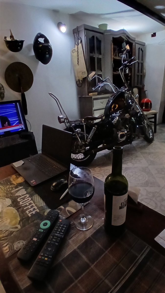 #BuenDescanso 🌃🍷🎶🎵🎶🤘😎🏍🇦🇷