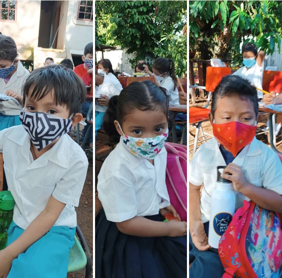 Siguiendo  recomendación de la Secretaría de Salud de usar mascarilla, hoy antes de clases dimos a todos los alumnos y maestras de la Escuela Mercedes Calderón mascarillas. <a href="/CardeMaradiaga/">Cardenal Rodríguez Maradiaga</a> <a href="/JoseVicenteNac1/">Jose Vicente Nacher</a> <a href="/thelma_mejia/">Thelma Mejia Lopez</a> <a href="/marlenperdomo/">Marlen Perdomo</a> <a href="/darocohn/">Dagoberto Rodríguez C.</a> <a href="/suyapamedios/">✨ Suyapa Medios 🙏</a> <a href="/asjhn1/">Asociación para una Sociedad más Justa (ASJ)</a> <a href="/NenaToledo/">Elena Toledo</a>