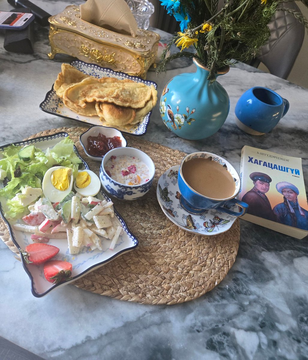 Shuudertsetseg4's tweet image. Зуны адаг сарын шинийн нэгний гэгээн өглөөний мэнд ☀️
Зуны сар зургаа биш. Ингээд адаг сар нь эхэлчихлээ.
Хонь сарын хөхөгчин хонь өдрийн ажил үйлс нь сэтгэлчлэн бүтэх болтугай 🔥