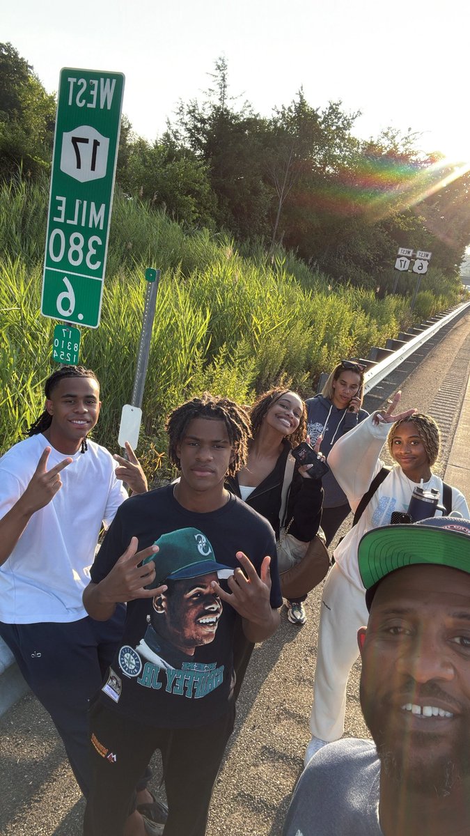 Car broke down on the way to Cooperstown 🤣🤣🤣 Anyone headed that way?