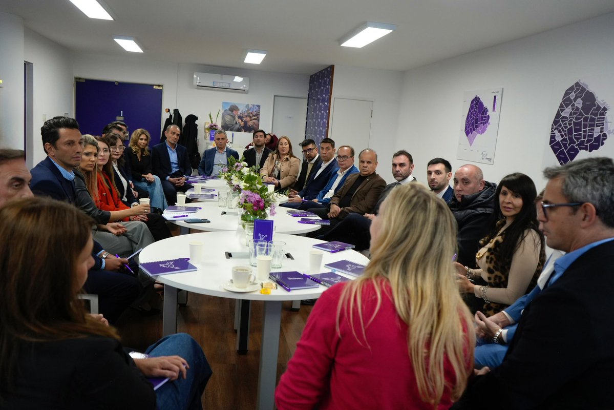 LLibertadAvanza's tweet image. En el día de hoy se mantuvo una mesa de trabajo encabezada por la Presidente de La Libertad Avanza Karina Milei junto al vice Martín Menem, en conjunto con los referentes de cada provincia.
ESTAMOS TRABAJANDO PARA PINTAR EL PAÍS DE VIOLETA. ¡VLLC!