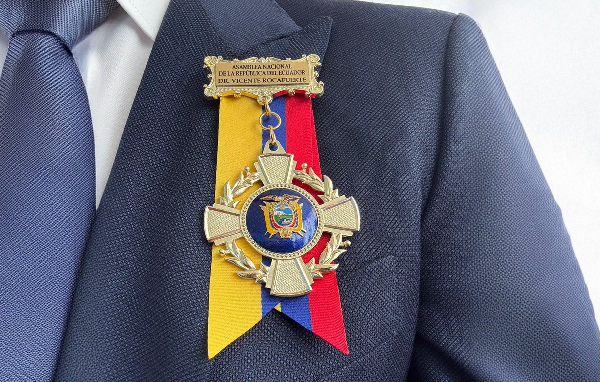 MiguelMagg79's tweet photo. Muy honrado y agradecido por esta condecoración de parte de la @AsambleaEcuador. La recibo con alegría y humildad. Es un impulso para seguir trabajando con ahínco por el bien de nuestra ciudad y del país. https://t.co/5Wks782XDh
