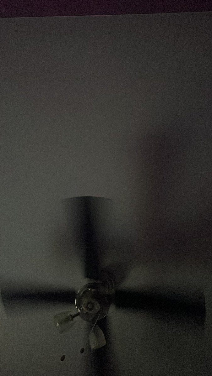 Aquí estoy “tragando techo” porque la música no para de sonar!!! que es jueves!!! <a href="/101musicfest/">101 MUSIC FESTIVAL</a>  veis normal la que estáis liando un jueves ? <a href="/malaga/">Ciudad de Málaga</a> aplausos para el organizador! Que le importa una mier.. que los demás madruguemos