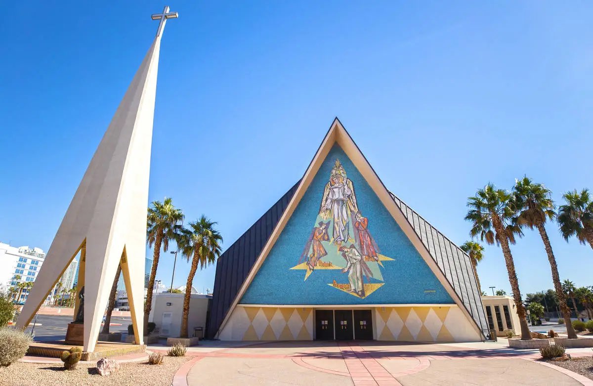 erecasner's tweet image. Did You Know?
I’ve never heard of Paul R. Williams and I was an Architecture major at the University of Washington.
It looks like he designed some iconic building in Los Angeles including the Beverly Hills Hotel and LAX the Los Angeles Airport and I had no clue.