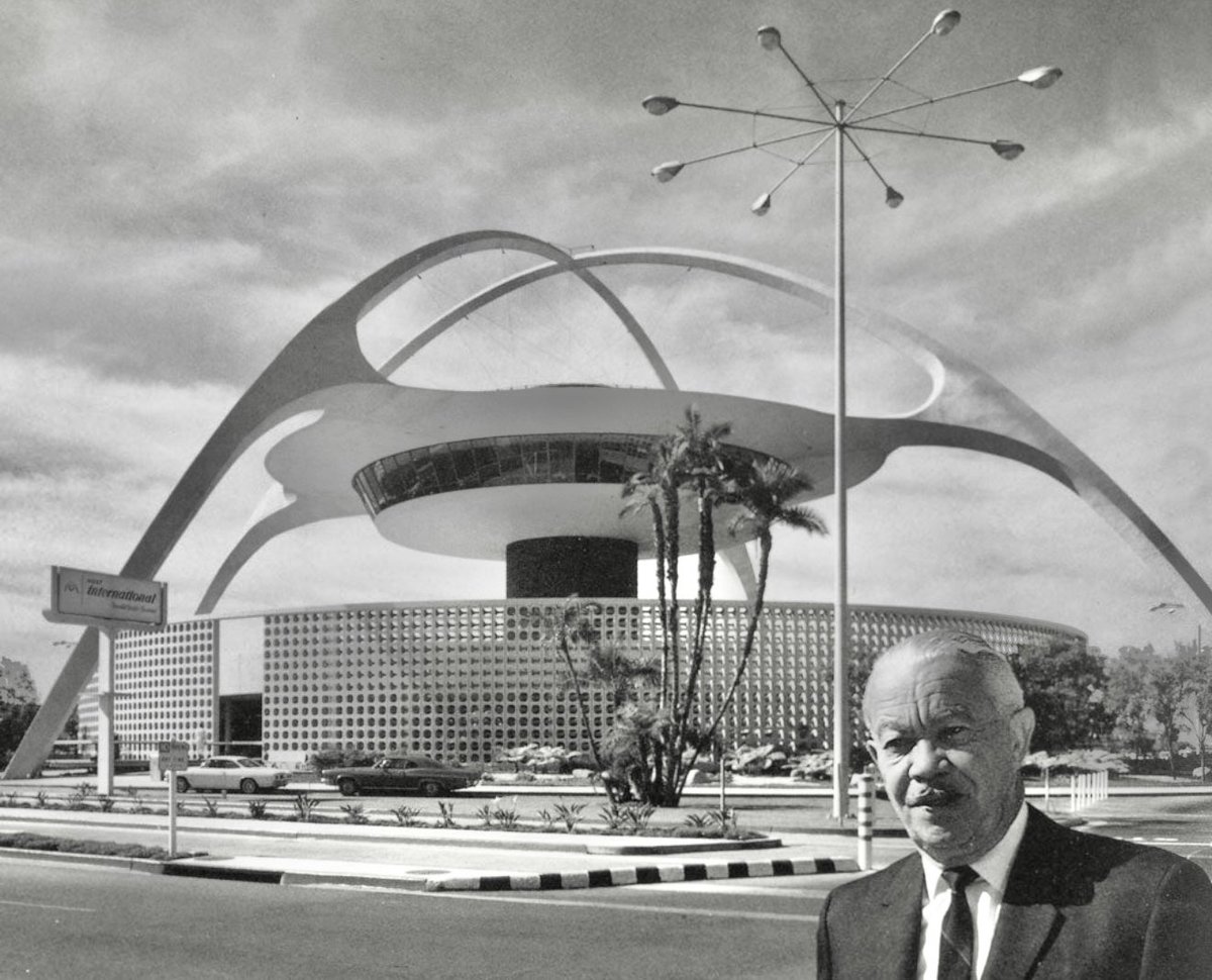 erecasner's tweet image. Did You Know?
I’ve never heard of Paul R. Williams and I was an Architecture major at the University of Washington.
It looks like he designed some iconic building in Los Angeles including the Beverly Hills Hotel and LAX the Los Angeles Airport and I had no clue.