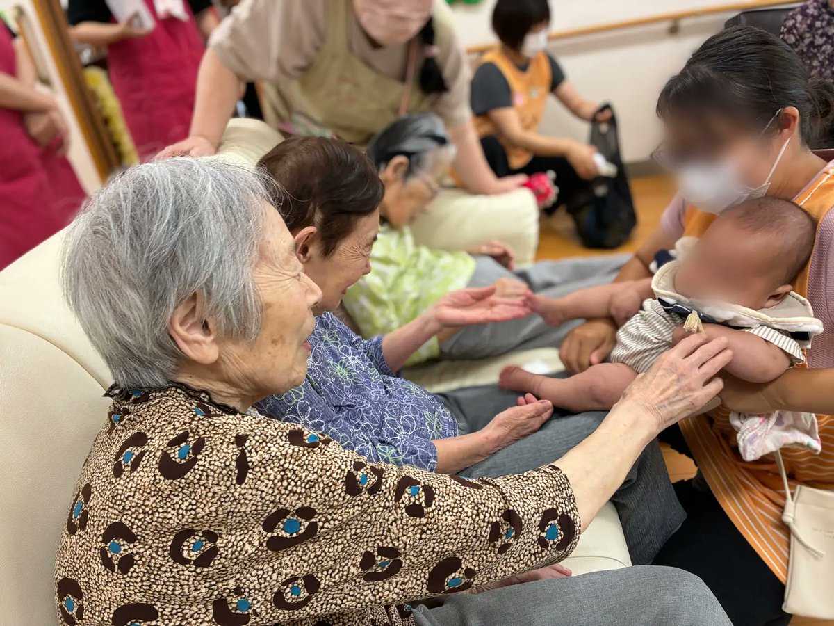 GakkenGroup's tweet image. 愛の家グループホーム川越小ケ谷、約５年ぶりに「世代間交流」を再開prtimes.jp/main/html/rd/p…
