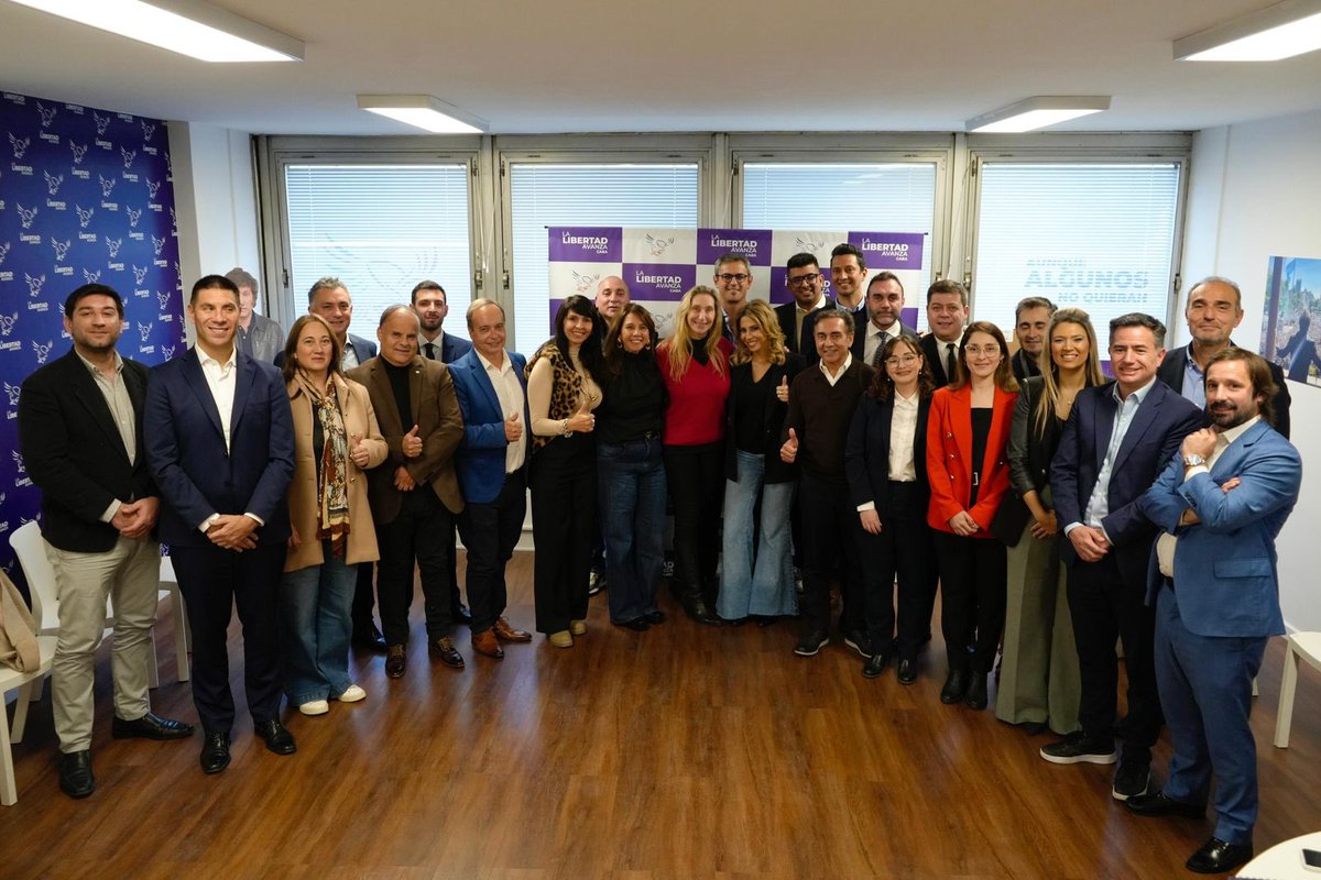 PilarRamirezmpr's tweet image. 24 distritos. Un rumbo. Una Argentina libre.
Con @KarinaMileiOk y los referentes provinciales, trabajamos por un Congreso a la altura del cambio profundo que impulsa el Presidente @JMilei.