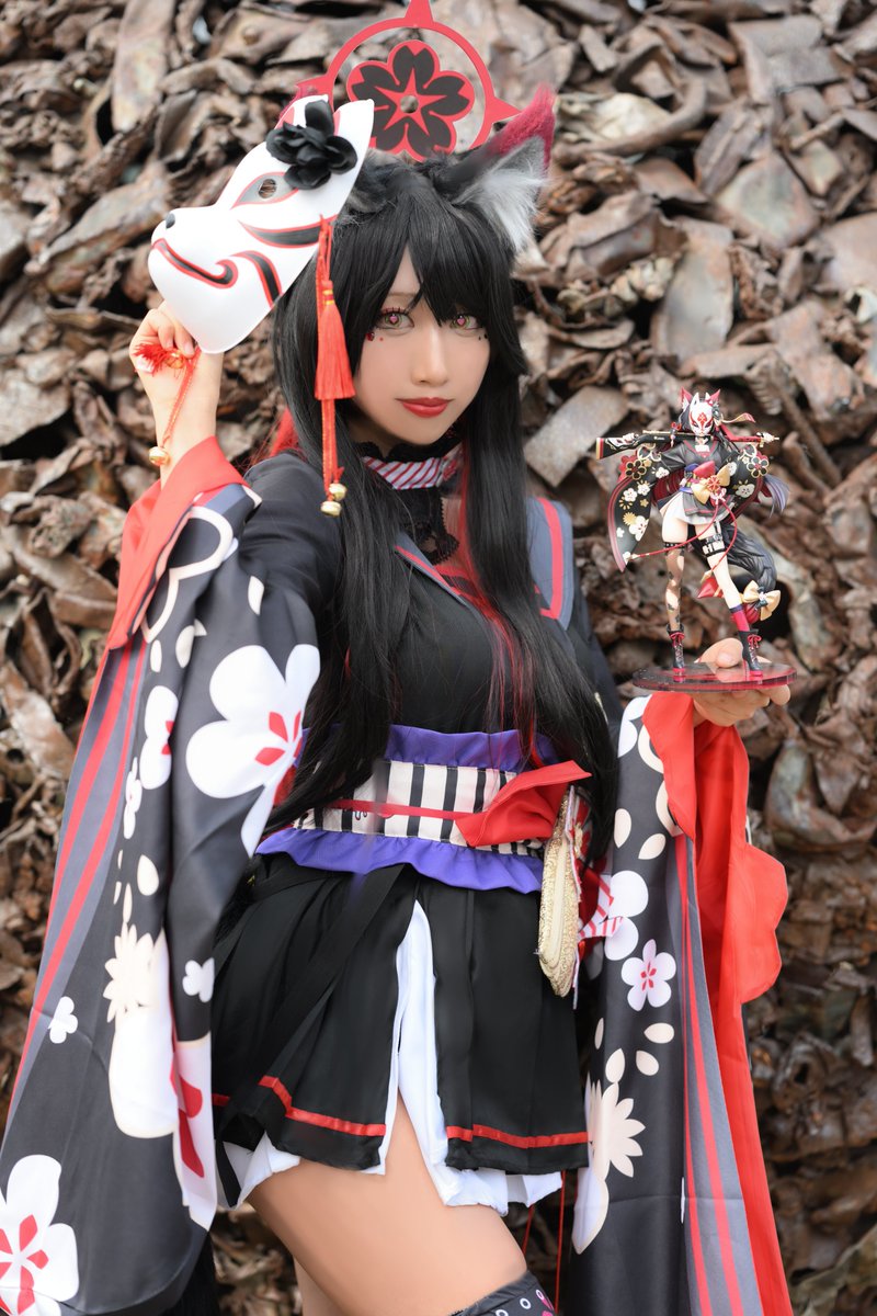 【お知らせ】
みなさんおはようございます☀️
本日から「香港ACGHK 2025」1日目がスタート！🇭🇰
今日は『ブルーアーカイブ』のワカモのコスプレで参加しています❤️
初めての個人ブースで少し緊張していますが、たくさんの方に知ってもらえるように頑張ります✨🦊　ぜひ遊びに来てください！