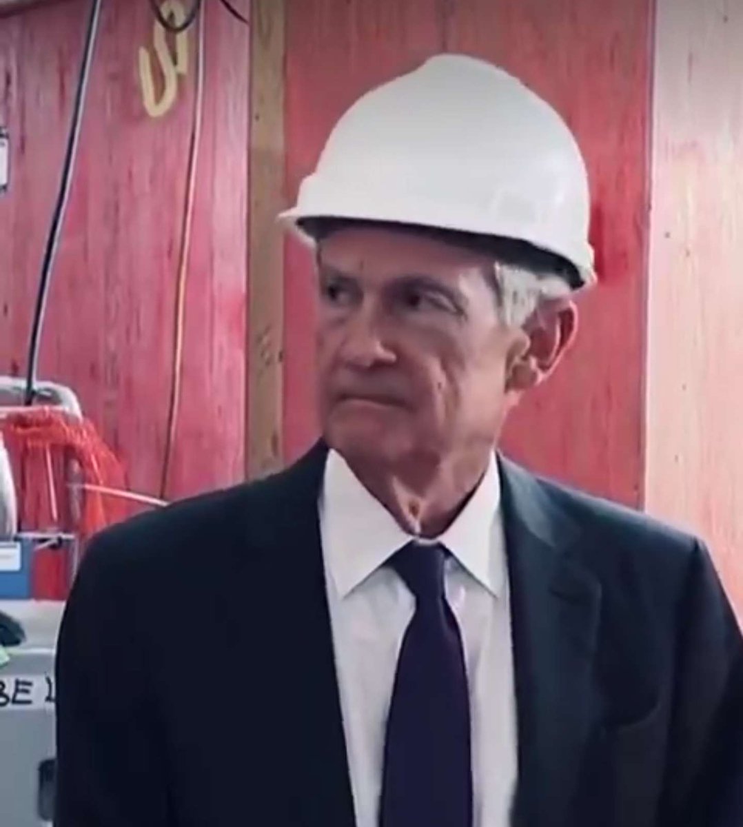Nofuturephoto's tweet image. Me looking at CT KOLs saying $PUMP to $10 billion FDV right before TGE 馃ぃ