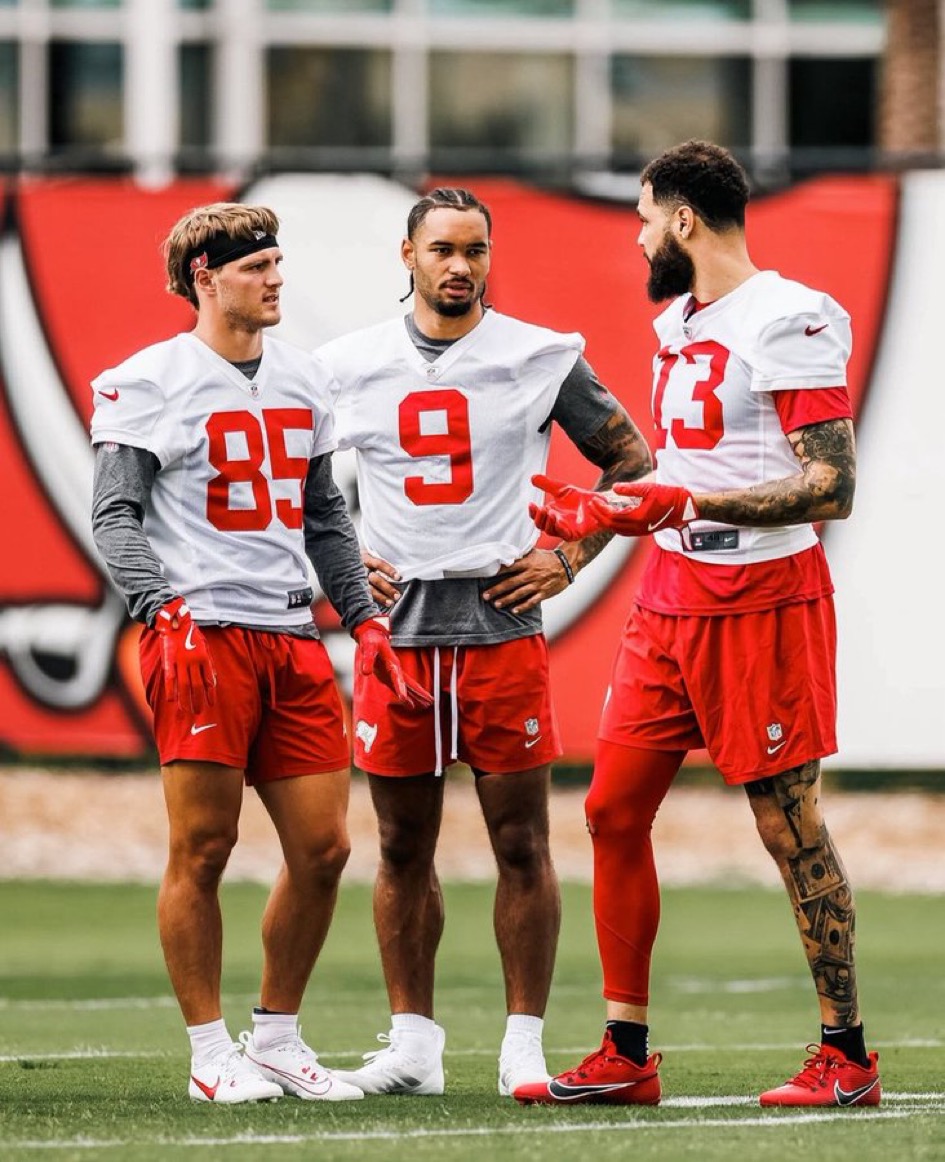 Elite_Drafters's tweet image. Baker Mayfield continues to rave about Emeka Egbuka.
"Emeka Egbuka is an absolute stud. He’s the real deal."
"We can plug and play him at any of the three receiver spots right now. It’s pretty exciting.”