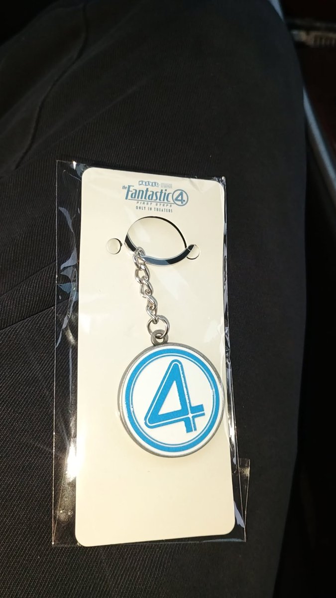 DustyTheApe's tweet image. Fan Event #20 this year #TheFantaticFourFirstSteps๐๐ฝ๐งโ๐. "thing" Collectable Keychainโ๏ธโ๐ฅ Sold-Out showing. Paid $20.00 A-List Excluded. Galcticus was sold out. Got H.E.R.B.I.E for $75.00, AMC exclusive bucket.๐ฆ๐ฟ๐๐๐๐ฟ๐ฆ #AMC @AMCTheatres @CEOAdam #IMAX #Dolby #FanEvent