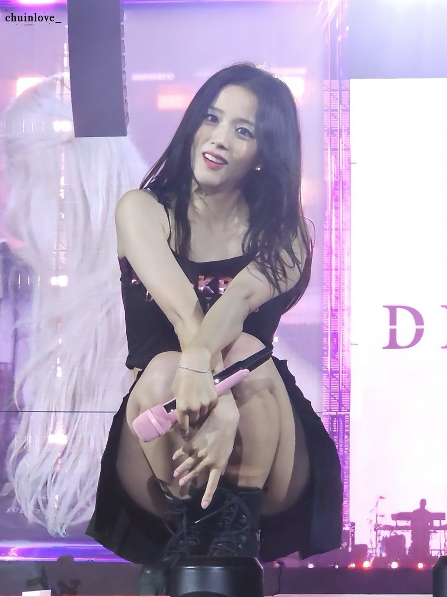 chuinlove_103's tweet image. 250723 Toronto
☺️💘
@BLACKPINK @officialBLISSOO
#BLACKPINKJISOO
#BLACKPINK_DEADLINE_TORONTO