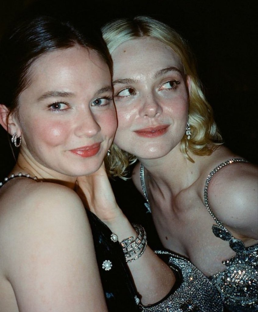 YoungcstFanning's tweet image. Happy birthday Cailee! You deserve the best day of the year.