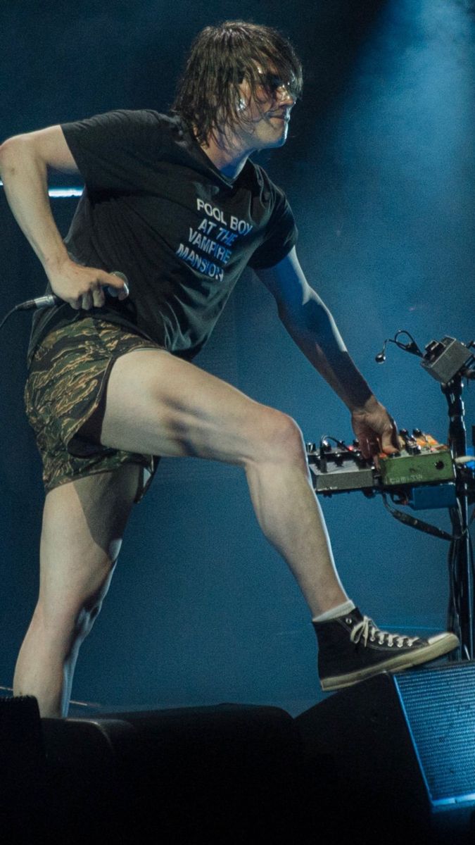 lemonmcr's tweet image. THIGHS  THIGHS  THIGHS