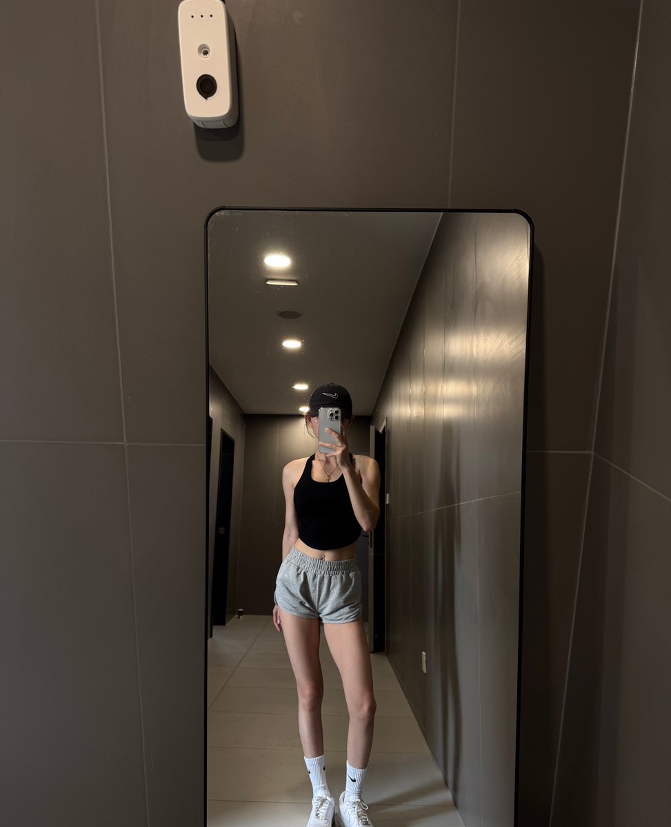 PLingsaaa's tweet image. Check out this cool pic! 😊 Let's connect and follow each other!