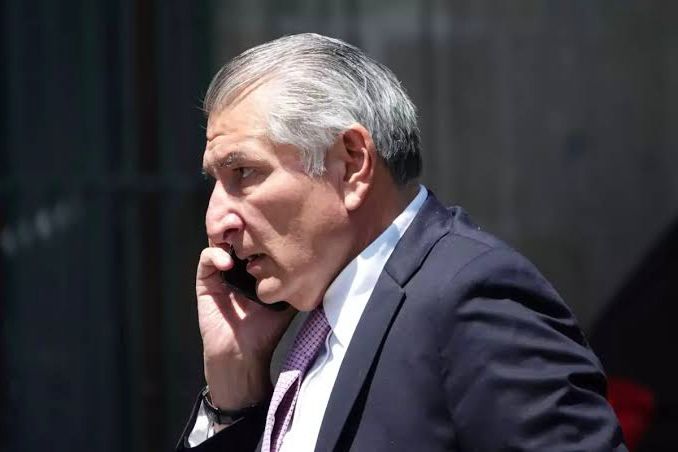 jaulapuma82's tweet image. El senador Adán Augusto fue notario en el registro de una empresa de casinos… ¡propiedad del hermano de su exjefe de Seguridad, hoy prófugo por vínculos con el narco!
¿Coincidencia? En 2022, ya en Segob, se renovó otro permiso ligado a los Bermúdez.
¿Hasta dónde llega la red?