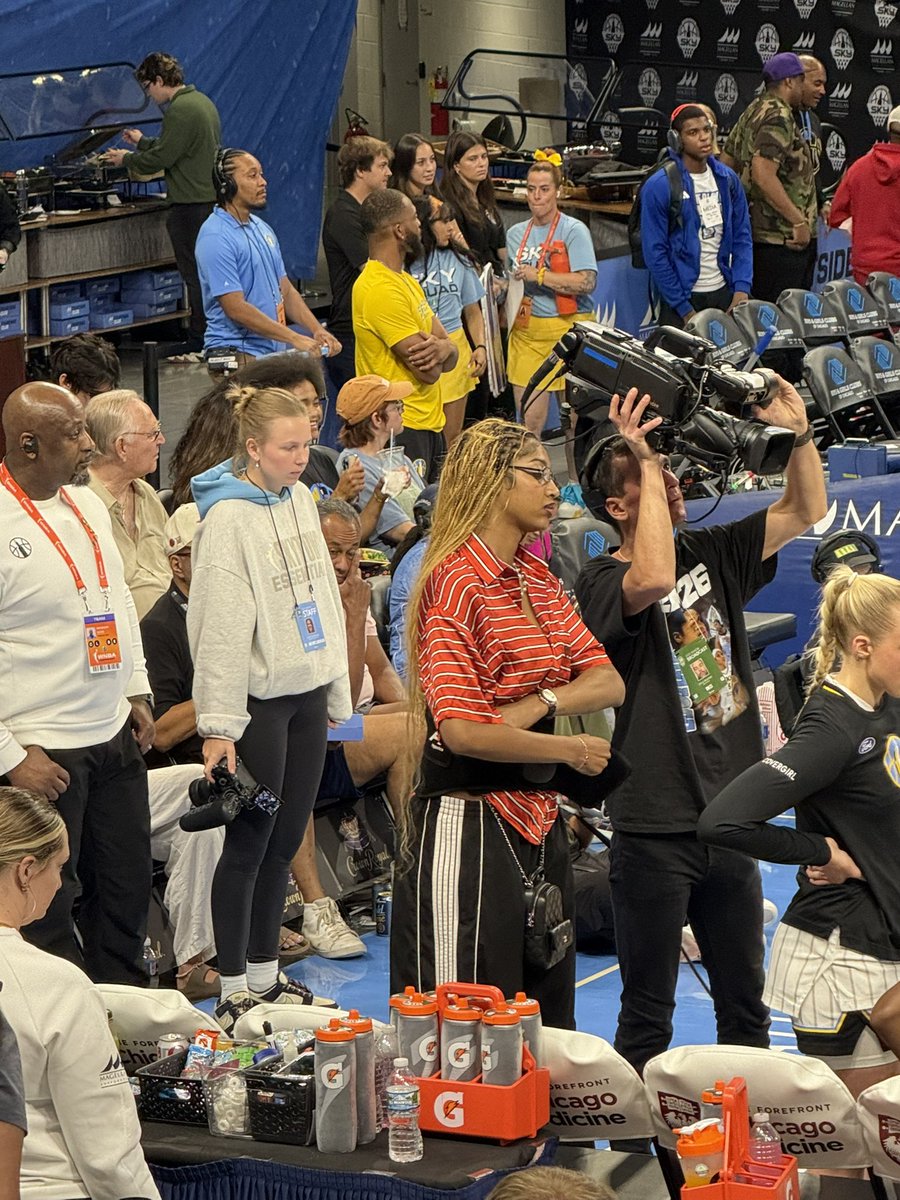 quitalovesports's tweet image. Angel just asked the trainer for a back brace… not a good sign
#skytown