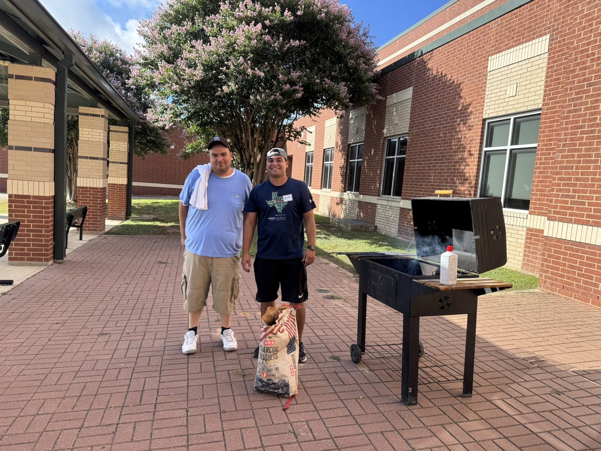 Lots of laughter and tasty BBQ lunch  at our Murnin Showdown Staff Retreat! <a href="/NISDMurnin/">NISDMurnin</a> #MurninUnstoppable <a href="/MsTorres813/">Serena Torres</a>
