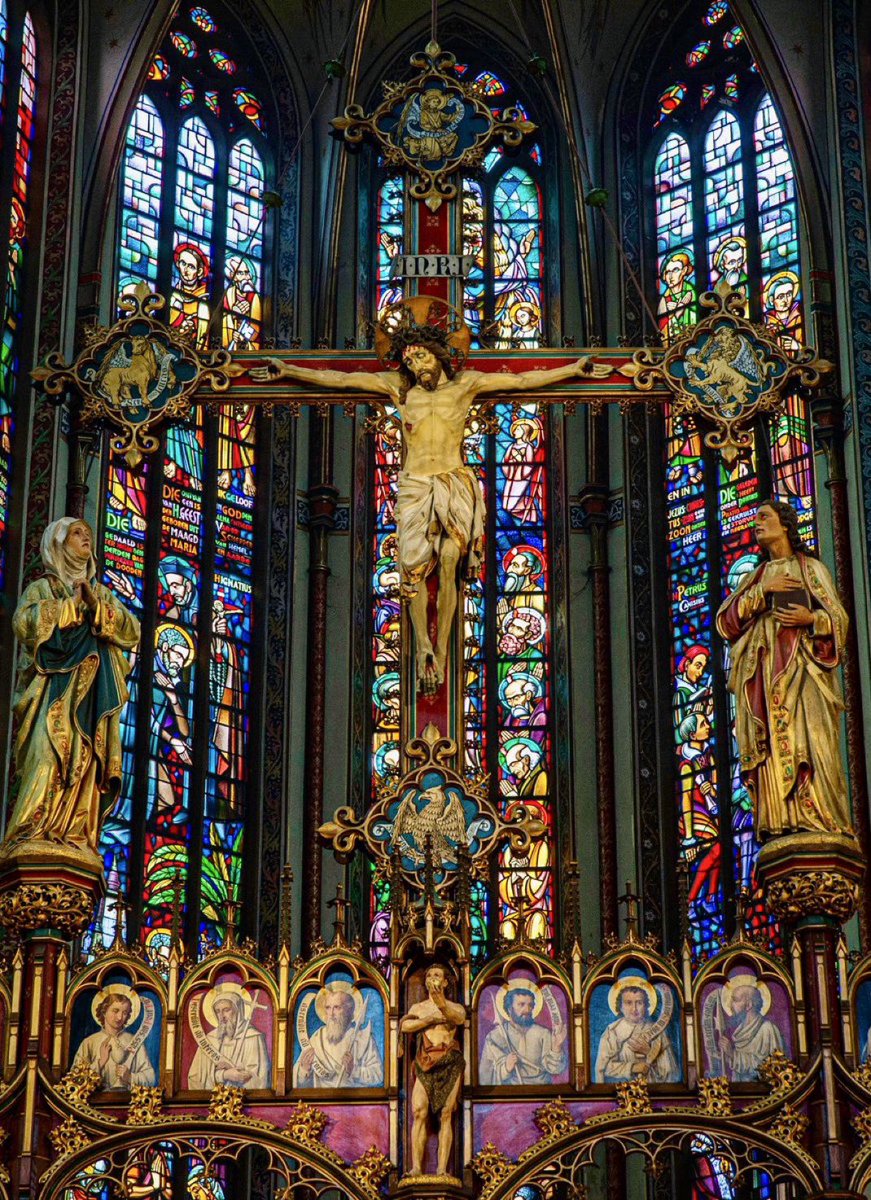 ArchangeloRom's tweet image. “Simon Peter answered and said: Thou art Christ, the Son of the living God.”
St. Peter was able to validate that Grace revealed to him that Christ is the Son of God because Christ acted as the living, public, objective and infallible rule of faith.
After Christ’s ascension,…