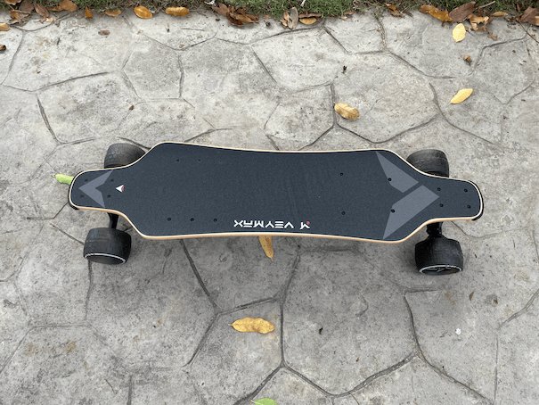 Dra8er's tweet image. This thing SHREDZ! 30mph with a 20 mile range ...
Having an ABSOLUTE BLAST 🔥 with it....
Should have pulled the trigger on one of these awhile ago!
#Skateboard
🛹