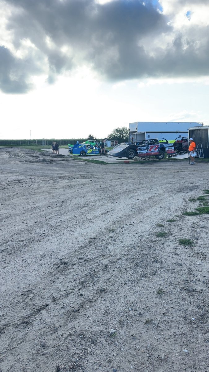 Husker_Zeeb's tweet image. Perfect night for some Thursday night weekly action at US 30 Speedway