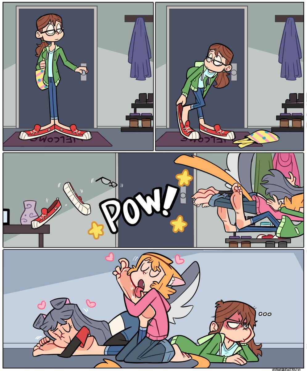 yourhardnerdco1's tweet image. A day in the life of Janet
(they do this every day 😒)