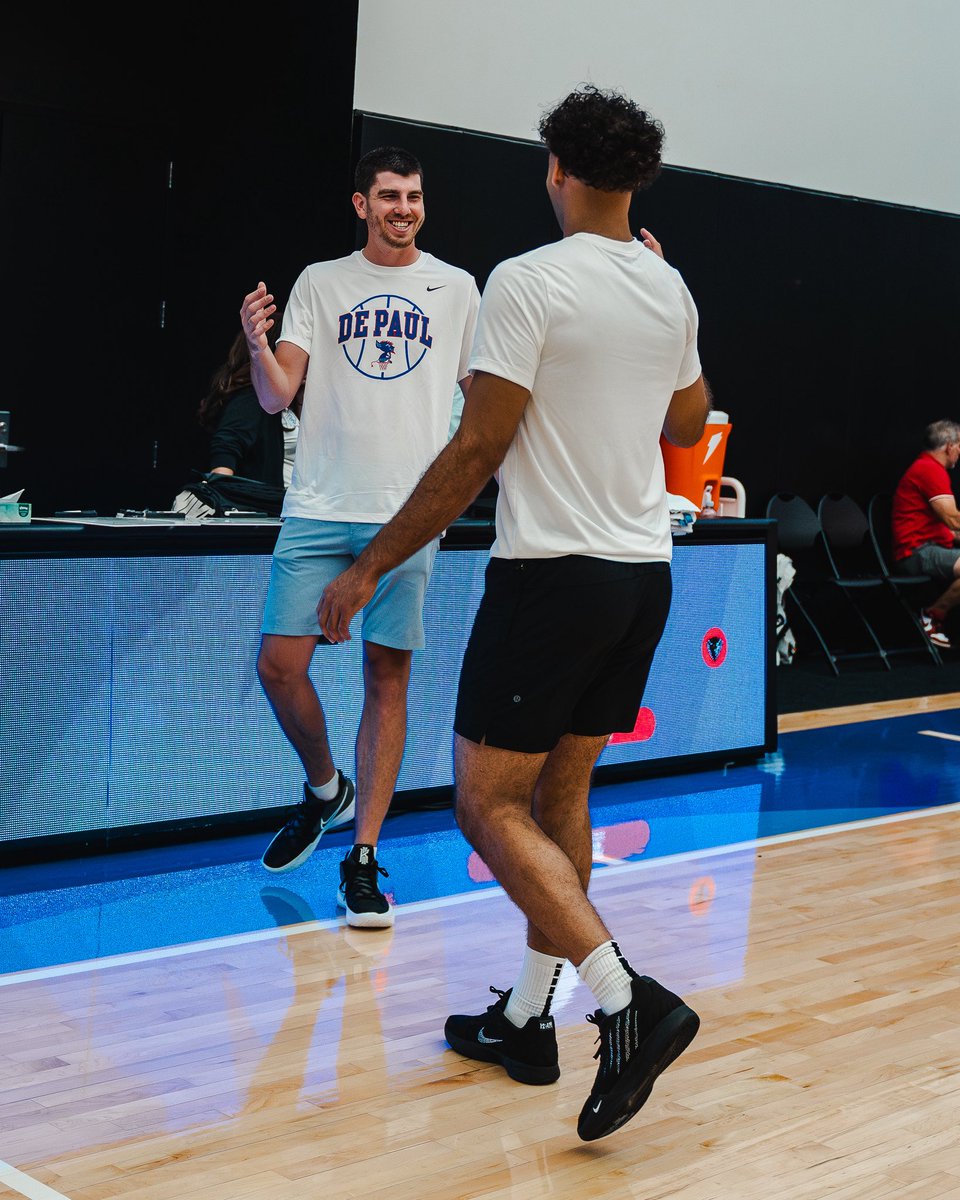 DePaulHoops's tweet image. Couldn’t keep these two away for long 🙌