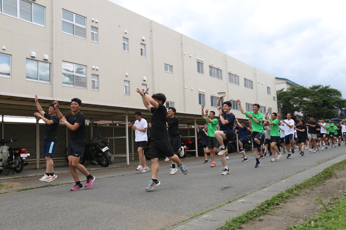 Gsdf_Camp_Iwate's tweet image. #岩手駐屯地 #自衛隊 #盛岡さんさ踊り
　さんさ踊りの開催が近づき、太鼓、笛、踊りによる本格的な合同練成訓練を行っています。本年度入隊した隊員も練習を行っており、その大半が初めての参加ですが、少しずつ踊りを習得しています。皆さんに最高のさんさ踊りを披露できるよう頑張っています。