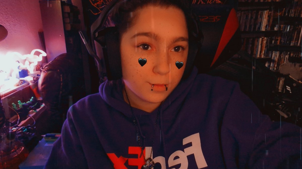 Doing some just chatting! Come vibe ✨

twitch.tv/sallyredeye 

#420friendly #420community #twitchaffiliate #twitchstreamer #SmallStreamersConnect