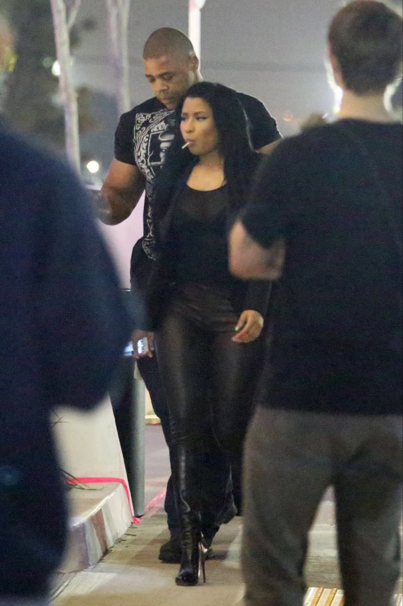 pnkthereup's tweet image. 🚨First look at NICKI MINAJ on the set of ‘THE DEVIL WEARS PRADA 2’