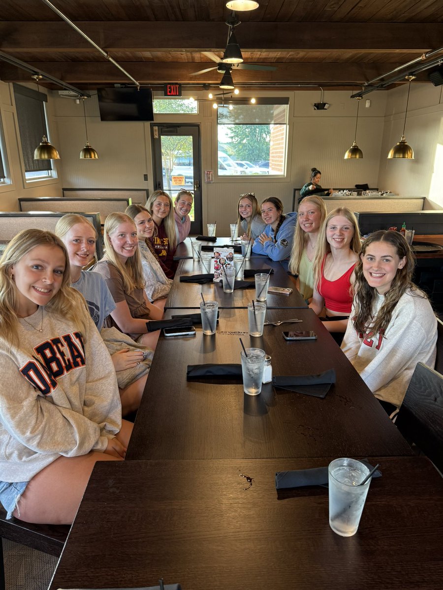 Great night of food and laughter 🏐