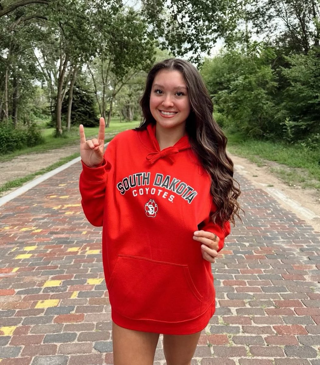 Congratulations to Wildcat junior Ava Waters on her commitment to further her academics and athletics at the University of South Dakota!  

So proud of you! 💪