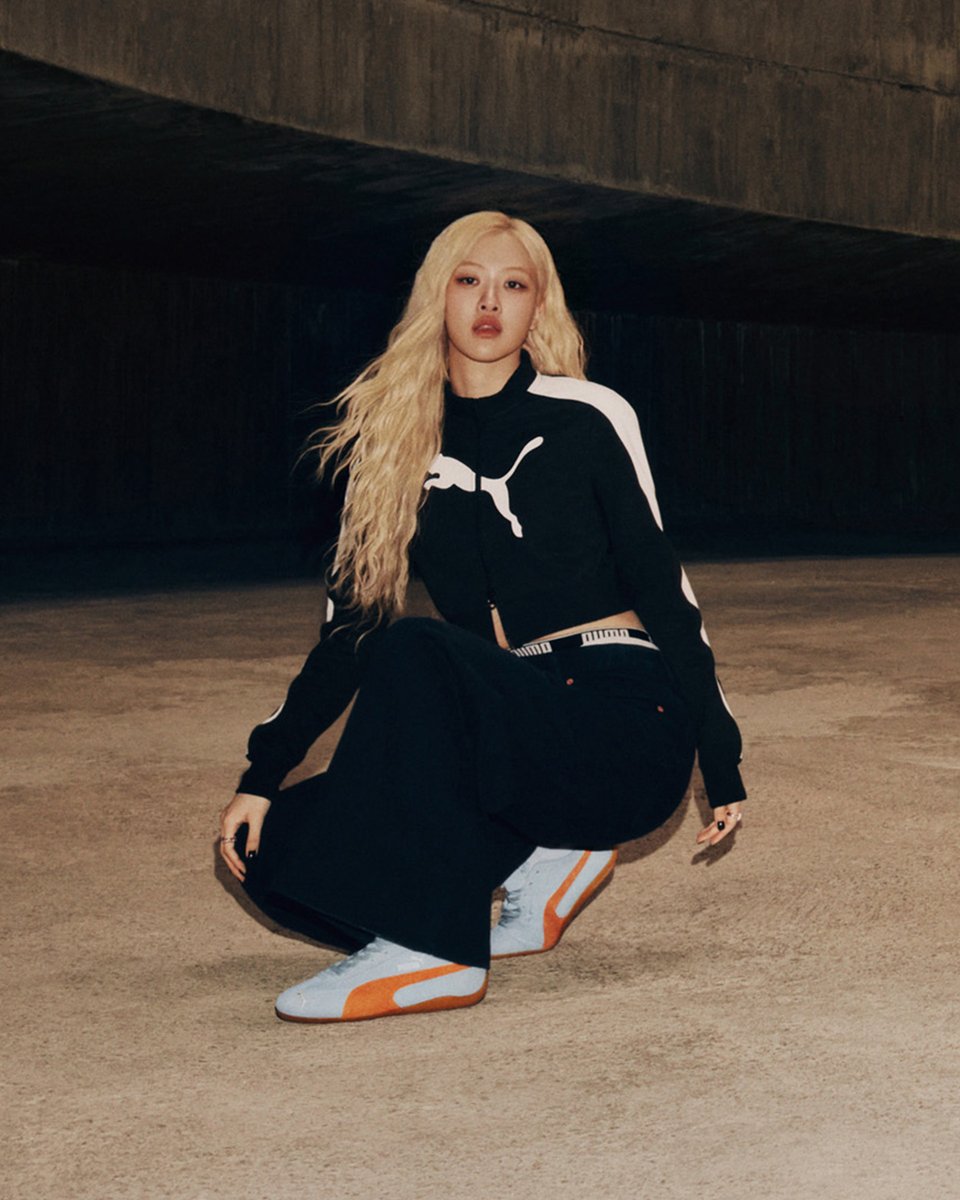 pumakorea's tweet photo. 스피드캣의 레이싱 헤리티지에
로제를 더하면?
= 감성 풀악셀중🩵🧡

더 우아하고, 더 대담하게 돌아온 #스피드캣 보러 가기
👉 https://t.co/aGxct1HguX

#PUMA #Sportstyle #Rosé #Speedcat https://t.co/N7j7qkl1IW