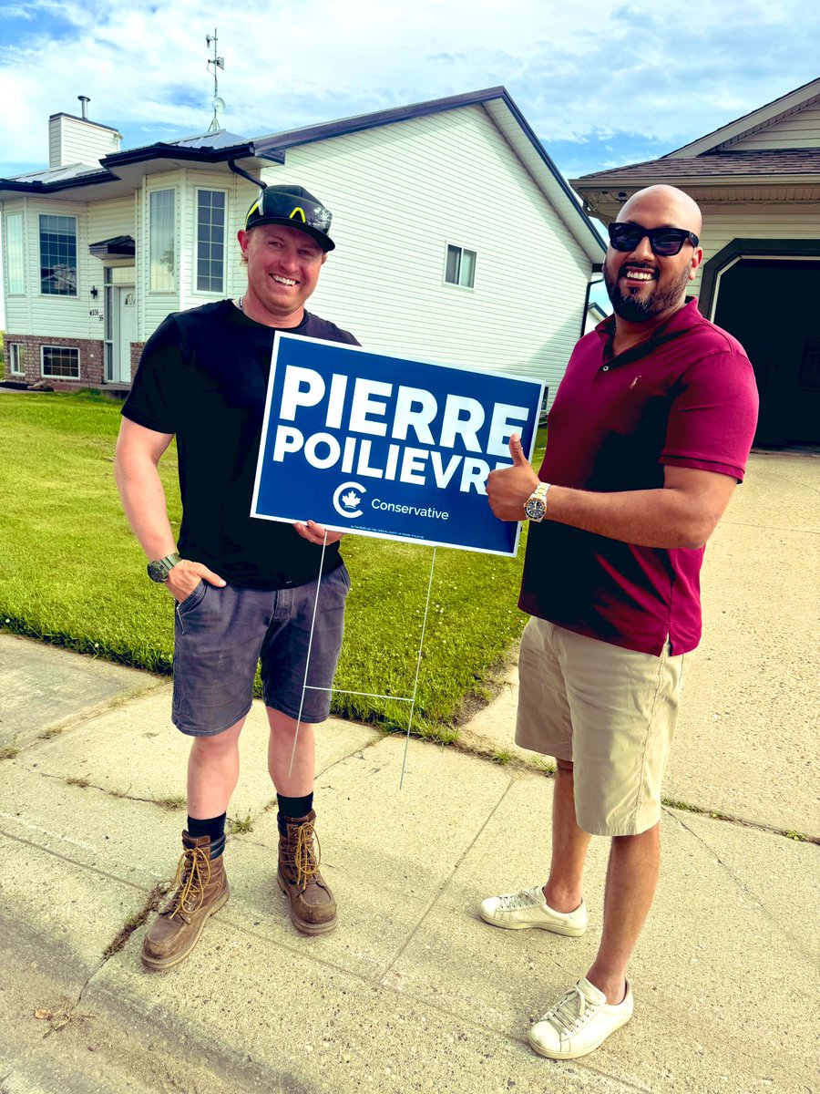 🚪 Knocking doors &amp; putting up signs in Battle River–Crowfoot!

People are excited to see Pierre Poilievre, our common sense leader, as their next MP.

The energy is real — let’s keep it going! 🇨🇦🪧
#TeamPierre #BattleRiverCrowfoot #CommonSenseConservatives