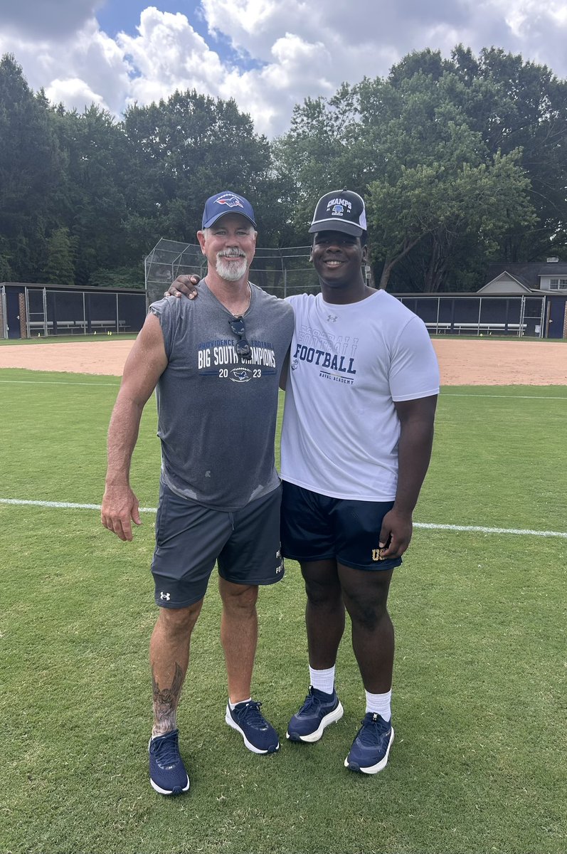 PDS_ChargersFB's tweet image. Three former Chargers OL starting at Navy, Kenyon and NCA&T respectively!
#PDFootballFamily