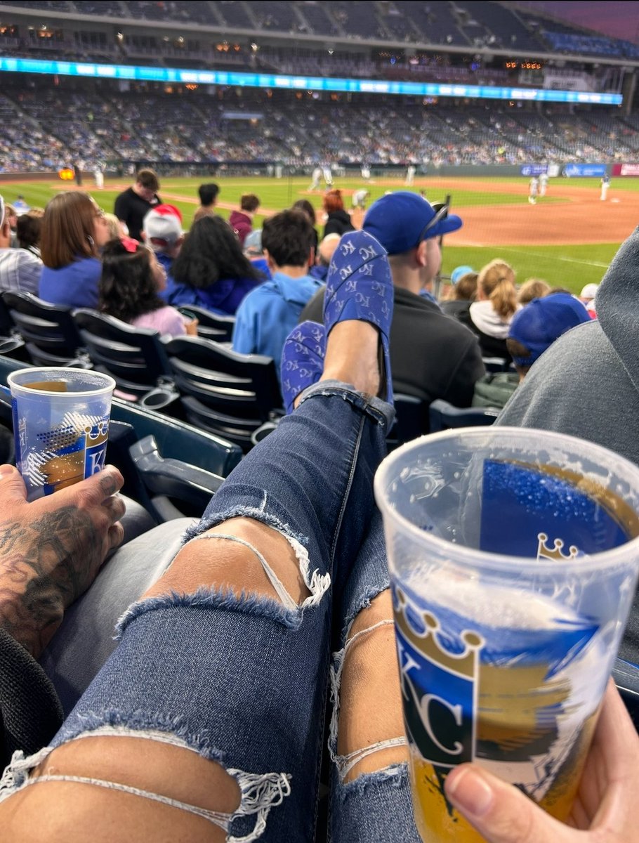 Are you ever just in the mood for something??

I sure could go for this view and a cold beer! 🍺 ⚾️