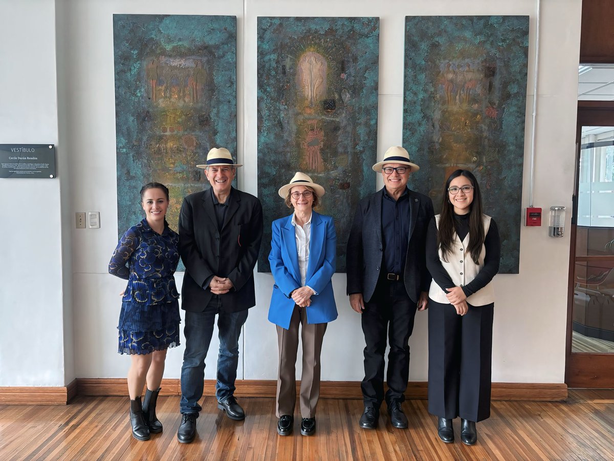 🇪🇨🇪🇸 La rectora de la Universidad Jaume I, Eva Alcón, visitó la <a href="/udecuenca/">UCuenca</a> en donde se reunió con nuestra rectora, María Augusta Hermida, para reafirmar la cooperación académica en el marco del convenio internacional recientemente suscrito.