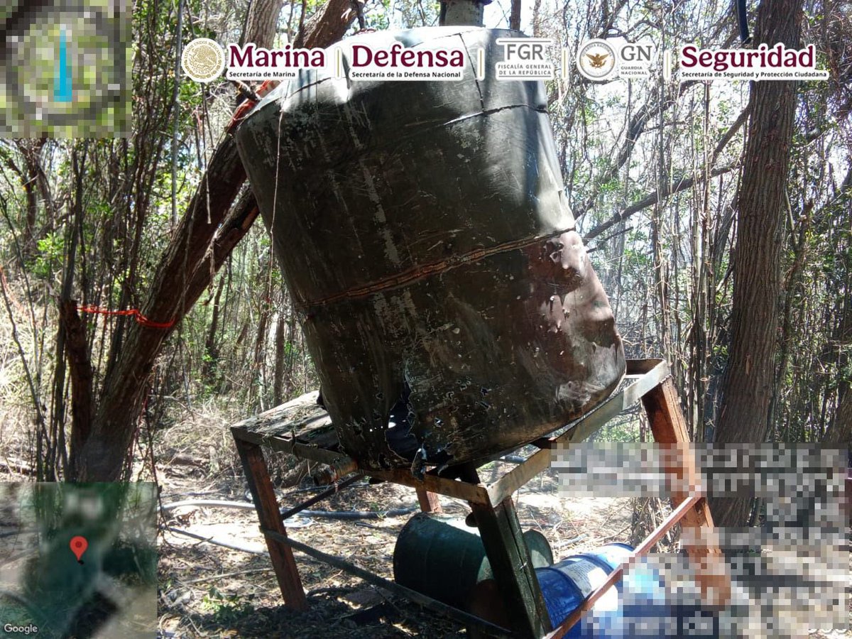 🔴 Fuerzas federales desmantelaron dos narcolaboratorios en Culiacán y aseguraron casi 5 toneladas de metanfetamina.

Con este aseguramiento la afectación económica a la delincuencia organizada es de aproximadamente mil 321 millones de pesos.