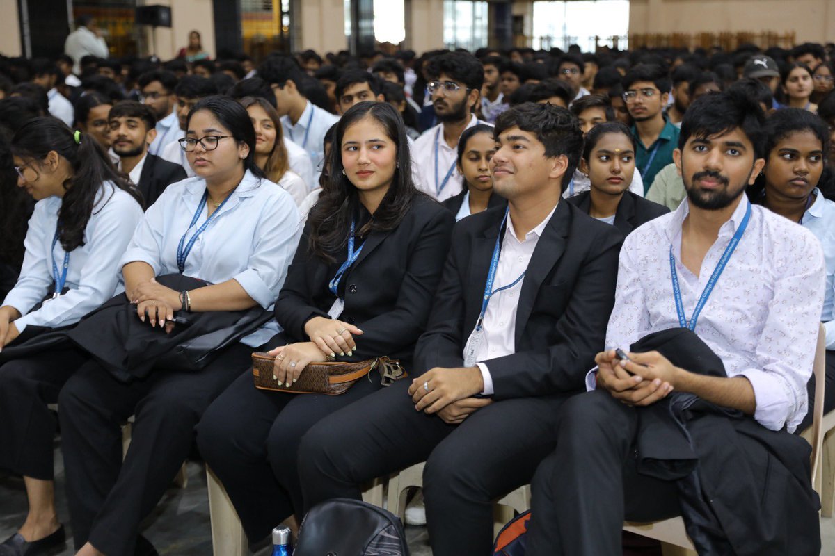 drkkr's tweet image. In these seats sit tomorrow’s changemakers.
With every smile, a spark.
With every note, a step forward.
This isn’t just a classroom, it’s a launchpad.
#LeadTheFuture #thisiswhatshouldbetaught
#RedefiningInspiredEducation