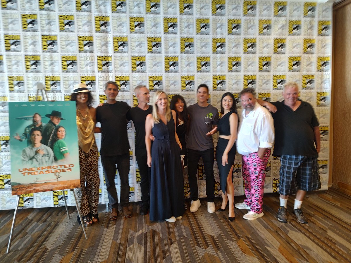 WormholeRiders (@wormholeriders) on Twitter photo #SDCC2025 #UnexpectedTreasures new movie filmed "In the heart of Joshua Tree, a wild alien adventure restores a local resident's faith in humanity" premieres tonight at #SDCC. Press Room interviews with Director, writers & cast of a fabulous science fiction film h/t <a href="/SuperPRGuy/">Gary Miereanu</a> #SDCC2025 #UnexpectedTreasures new movie filmed "In the heart of Joshua Tree, a wild alien adventure restores a local resident's faith in humanity" premieres tonight at #SDCC. Press Room interviews with Director, writers & cast of a fabulous science fiction film h/t <a href="/SuperPRGuy/">Gary Miereanu</a>