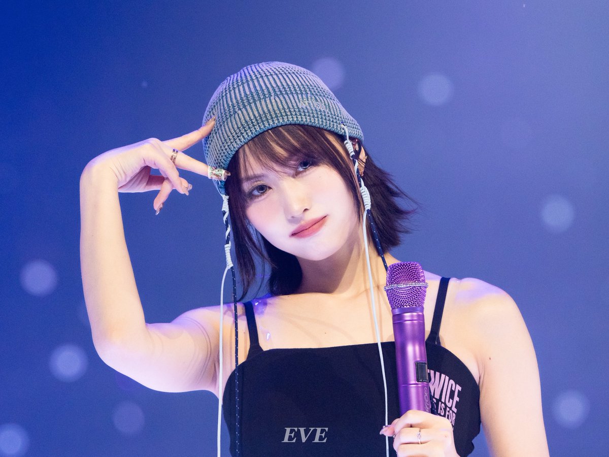 TWICE_EVE's tweet image. 250719 HQ
#TWICE #ํธ์์ด์ค #๋ชจ๋ชจ #MOMO #ใขใข