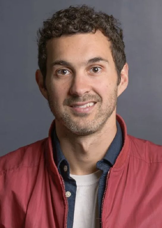 AmazingPopPod's tweet image. What’s the first thing you think of when you see Mark Normand?