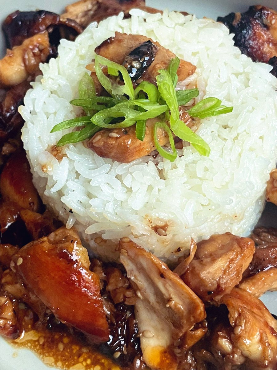Shee_Shai's tweet image. Homemade Bourbon Chicken and Rice‼️😌