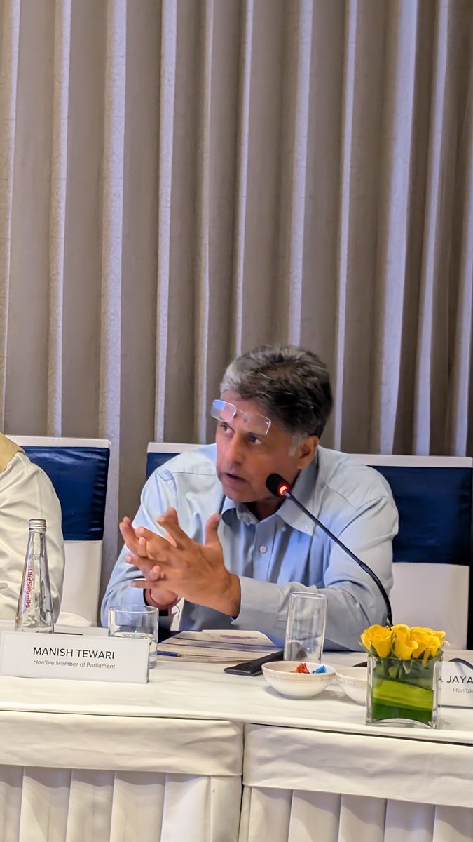 ManishTewari's tweet image. At an interaction with the @GoogleAI people organised by @_DialogueIndia on the need to regulate Artificial Intelligence