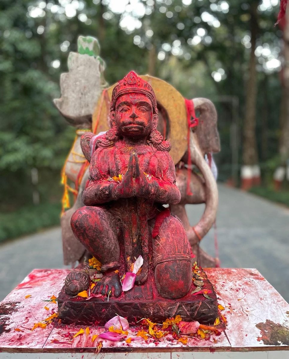 NoNext_Question's tweet image. आज शुक्रबार, भगवान हनुमानले हामी सबैमाथि आशिष र कल्याणको वर्षा गरून्! 🕉️
Statue of Lord Hanuman at Kalika Bhagwati Temple in Baglung, Nepal 📍
Jay Hanuman, Jay Bajangbali 🙏
#hanuman #templesofnepal #visitbaglung #visitnepal #nonextquestion
