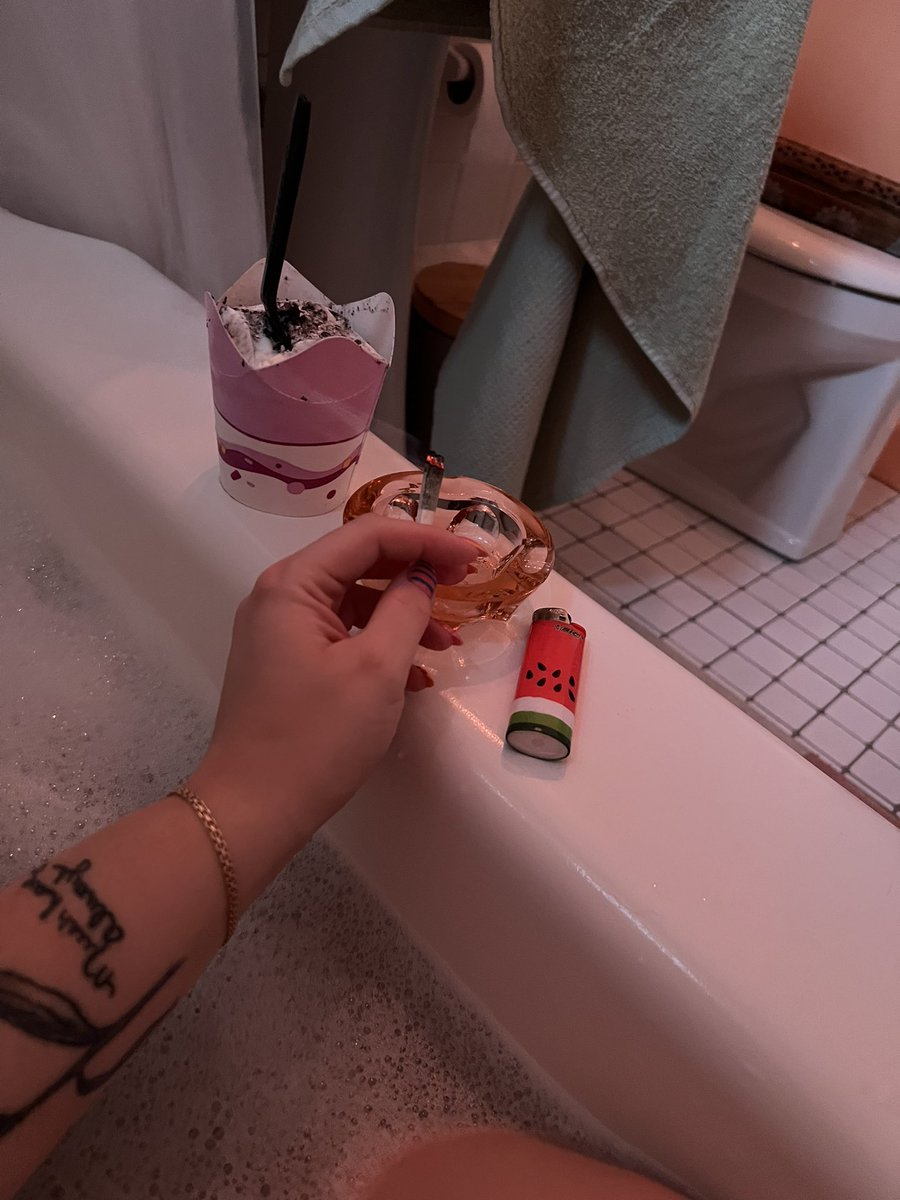 bb_nighthawk's tweet image. watermelon sugar high… or somethin