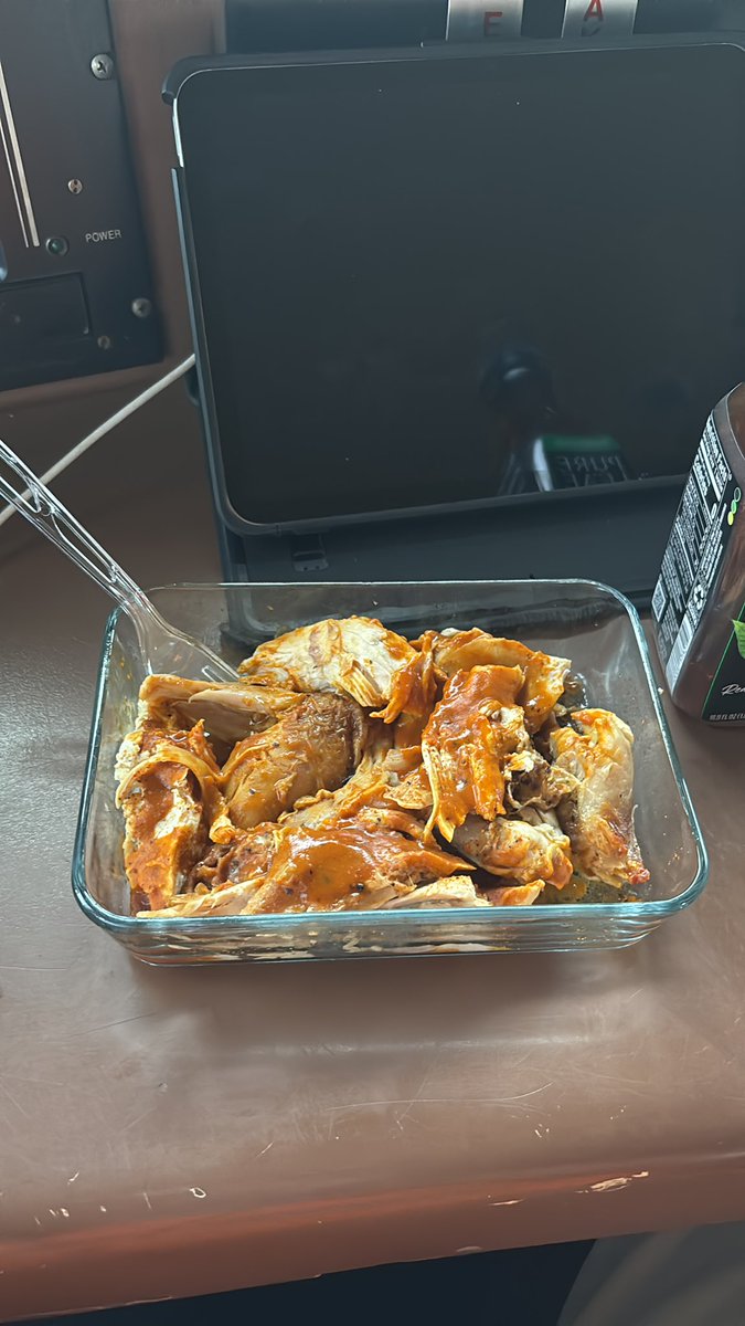 Railroad eating ain't to bad when you're riding the rails with <a href="/PinkertonsBBQ/">Pinkerton's Barbecue</a> Original BBQ sauce.  🤤🤤🤤